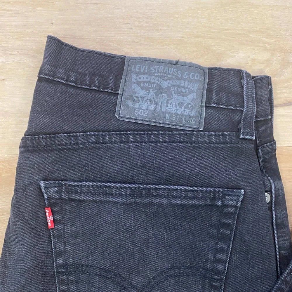 Levis tapered leg